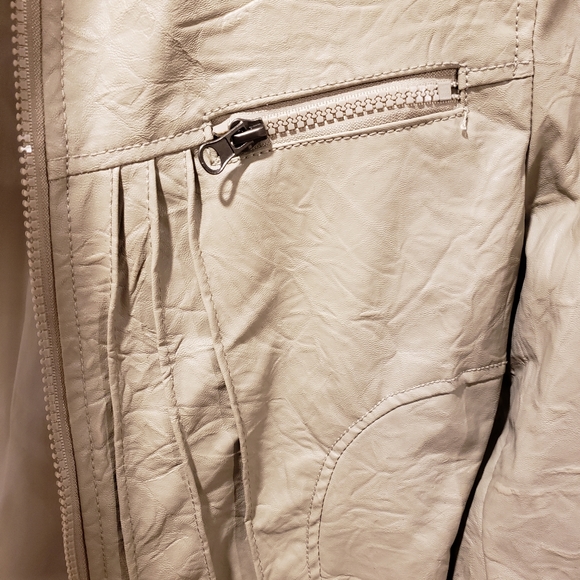 2 for $20 - Tan colour Jacket - Picture 5 of 5